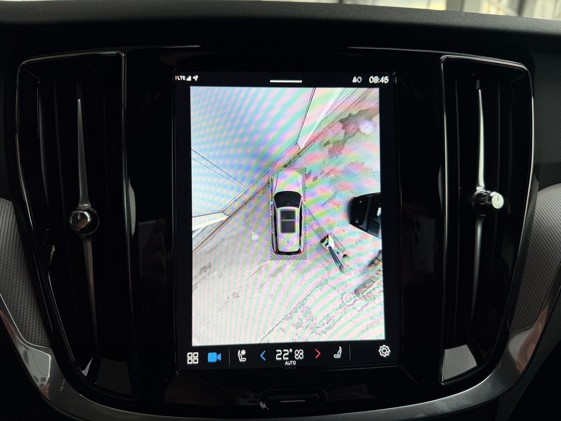 VOLVO V60 T6 eAWD Plus Dark Geartronic-image-13