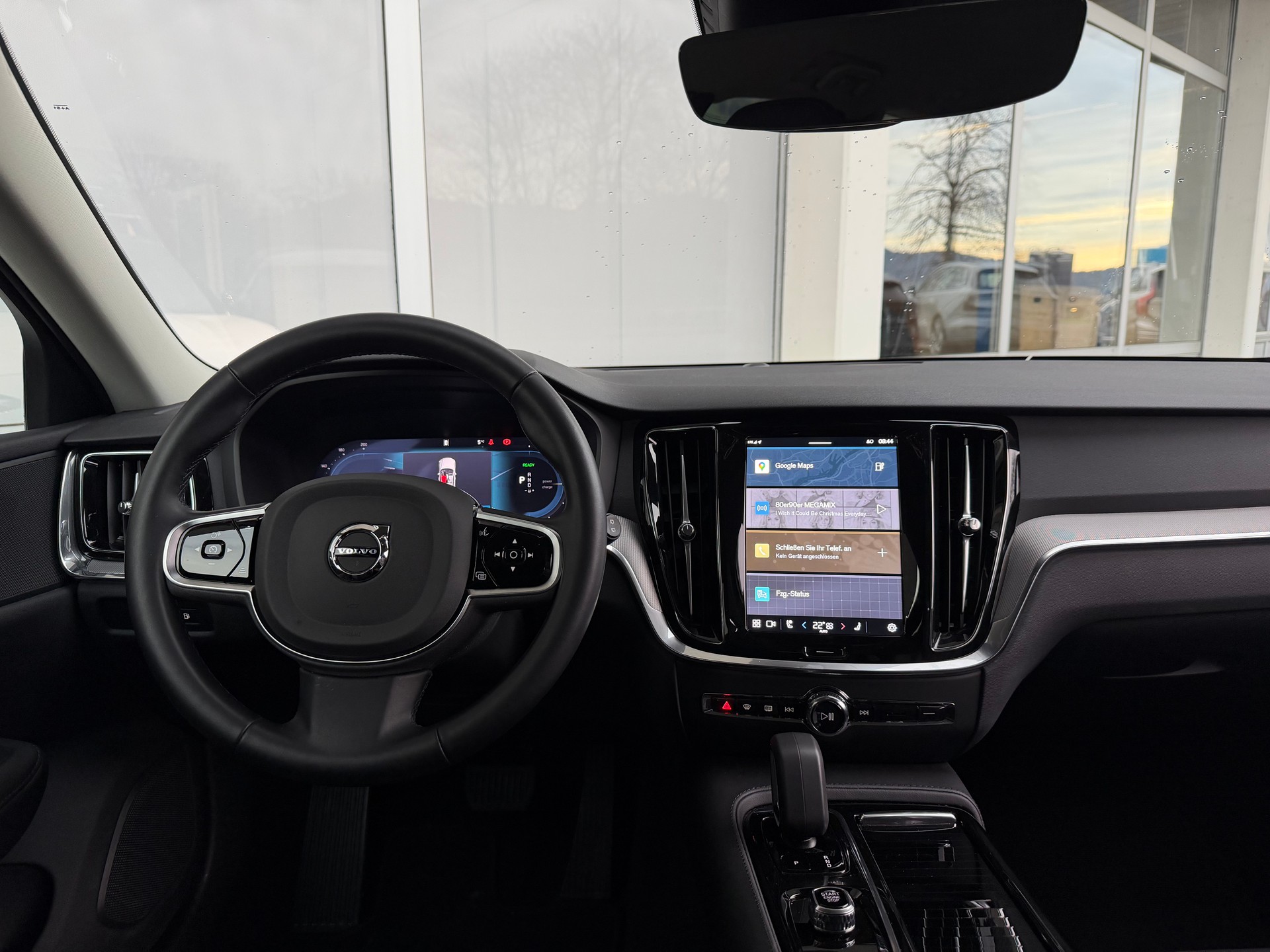 VOLVO V60 T6 eAWD Plus Dark Geartronic-image-8