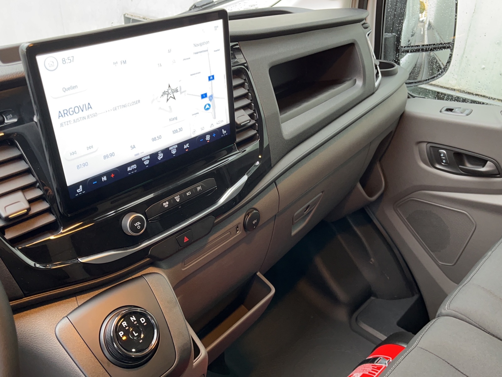 FORD E-Transit Van 390 L2H2 67kWh Trend-image-8