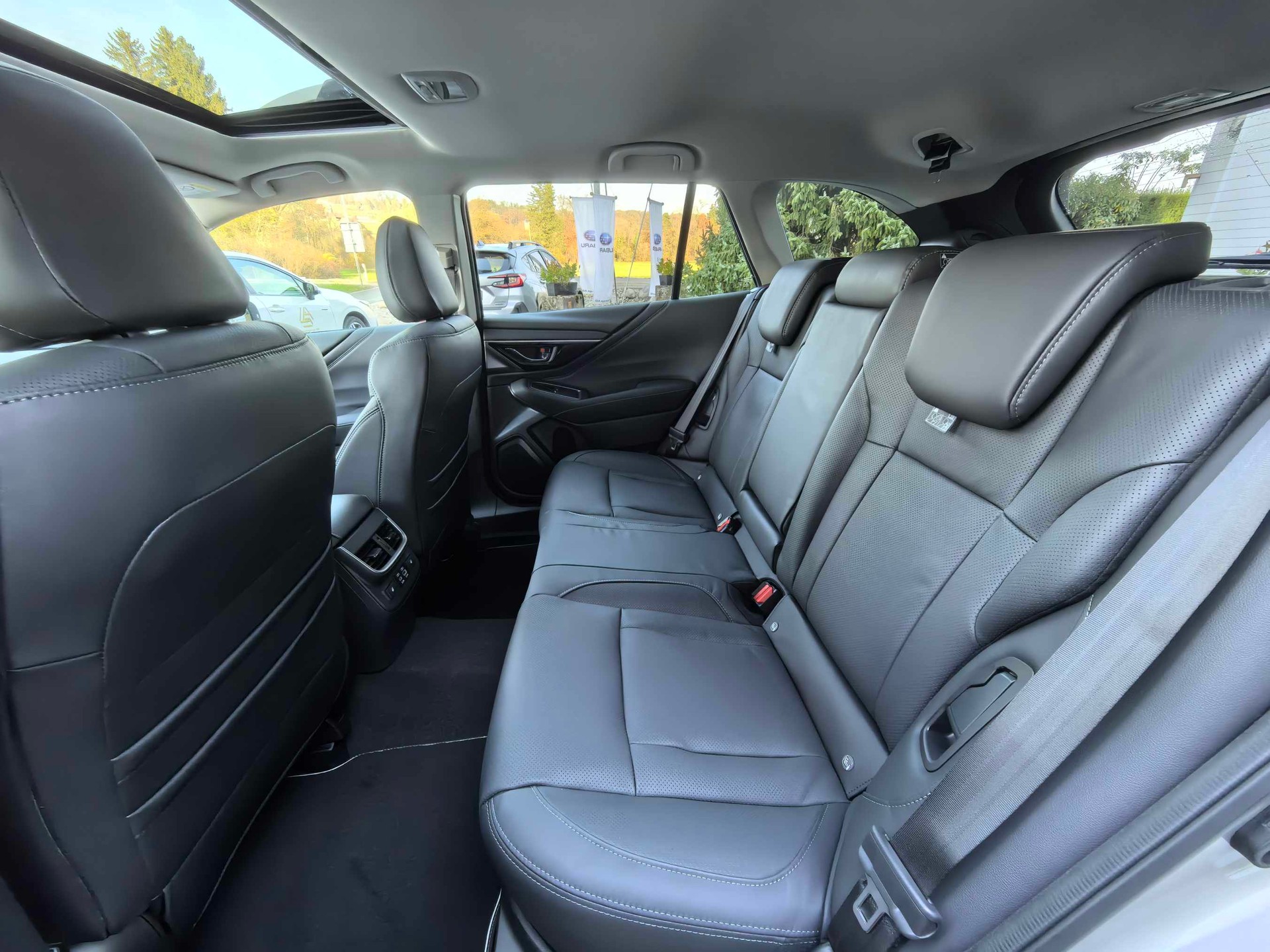 SUBARU Outback 2.5i Luxury AWD Lineartronic "Final Edition"-image-8