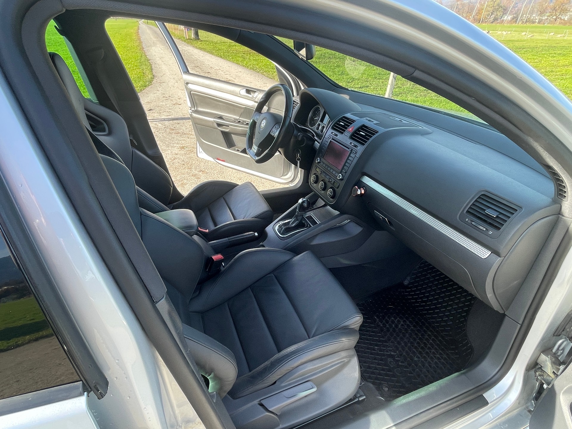 VW Golf V R32 4Motion-image-11