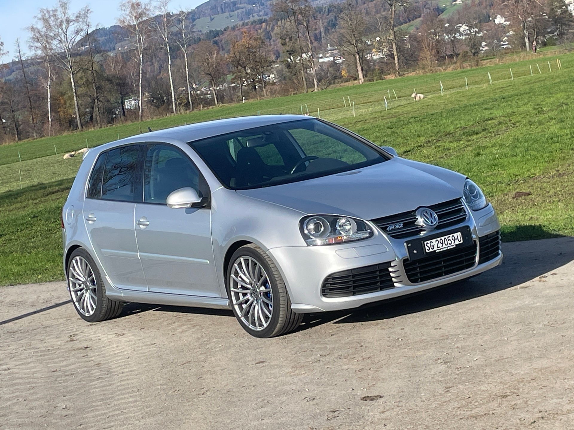 VW Golf V R32 4Motion-image-2