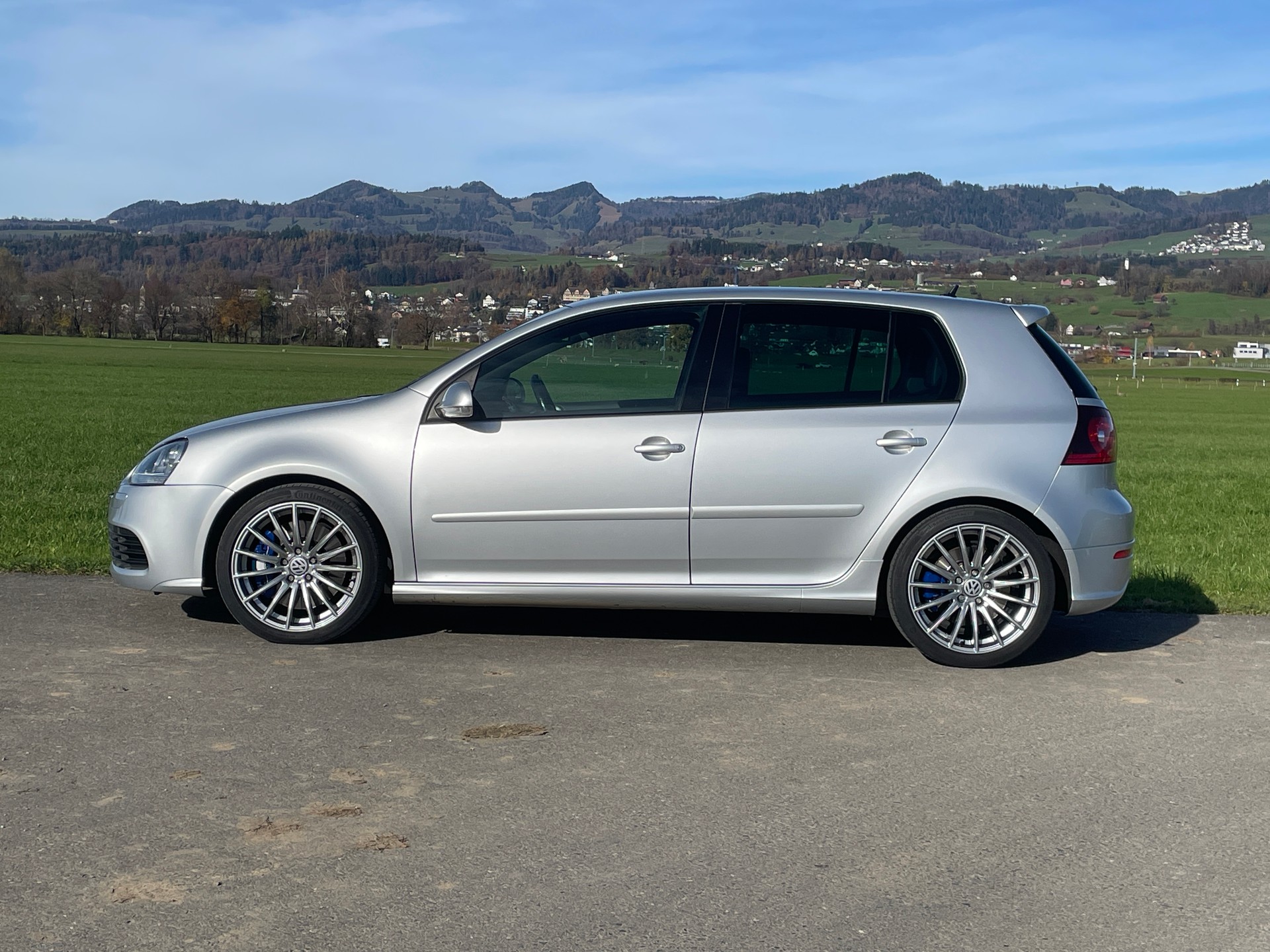 VW Golf V R32 4Motion-image-0