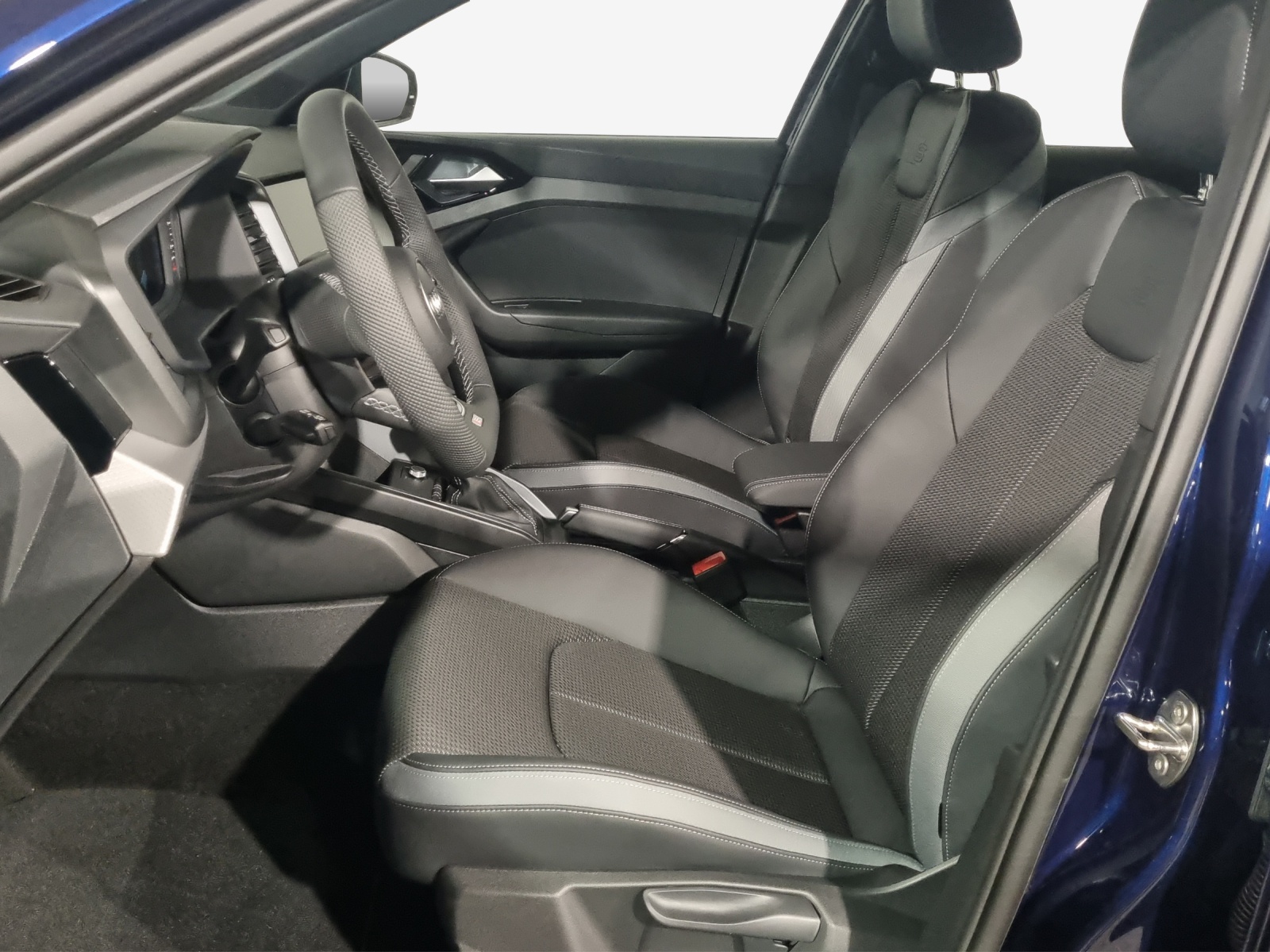 AUDI A1 Sportback 30 TFSI Attraction S-tronic-image-7