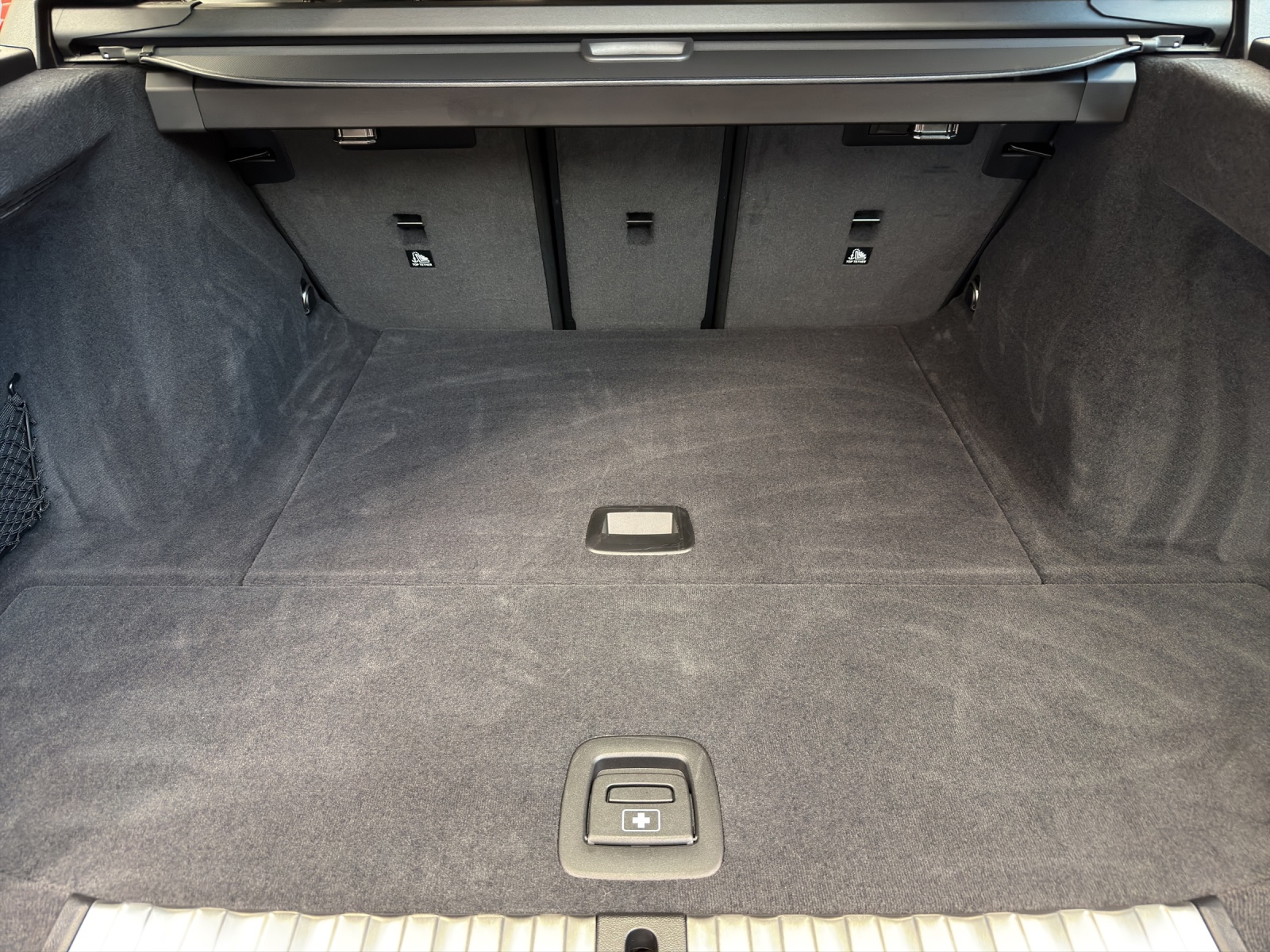 BMW 318i Touring-image-14