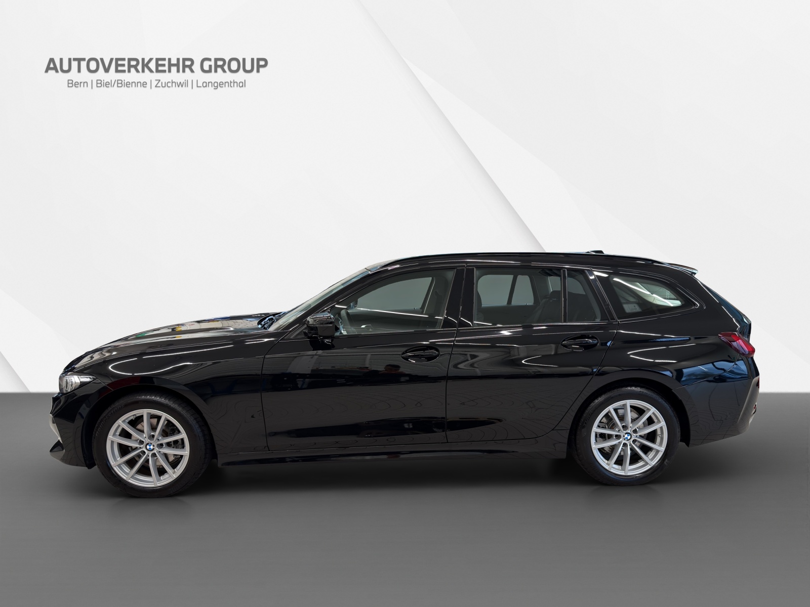 BMW 318i Touring-showroom-element-2