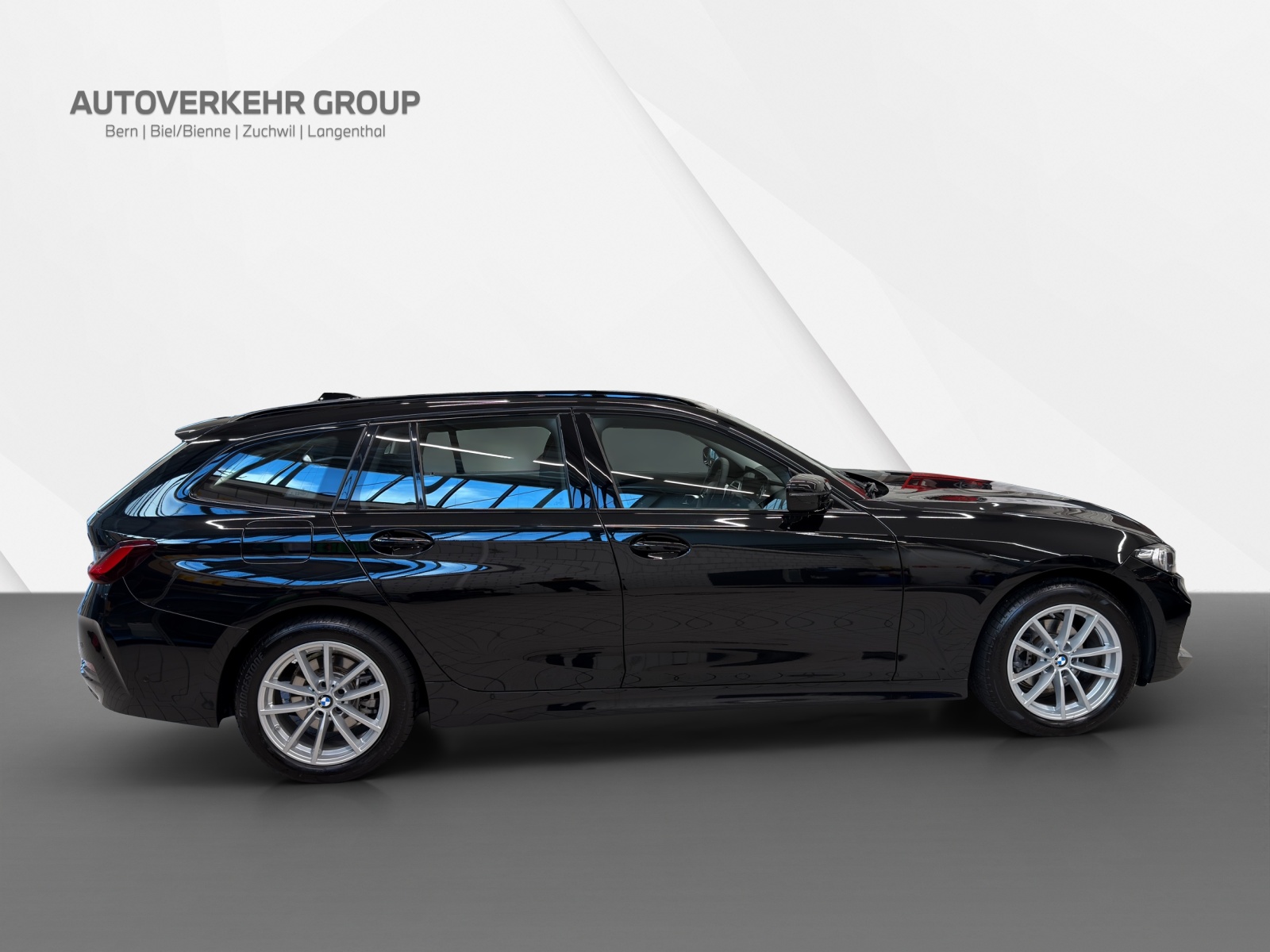 BMW 318i Touring-image-6