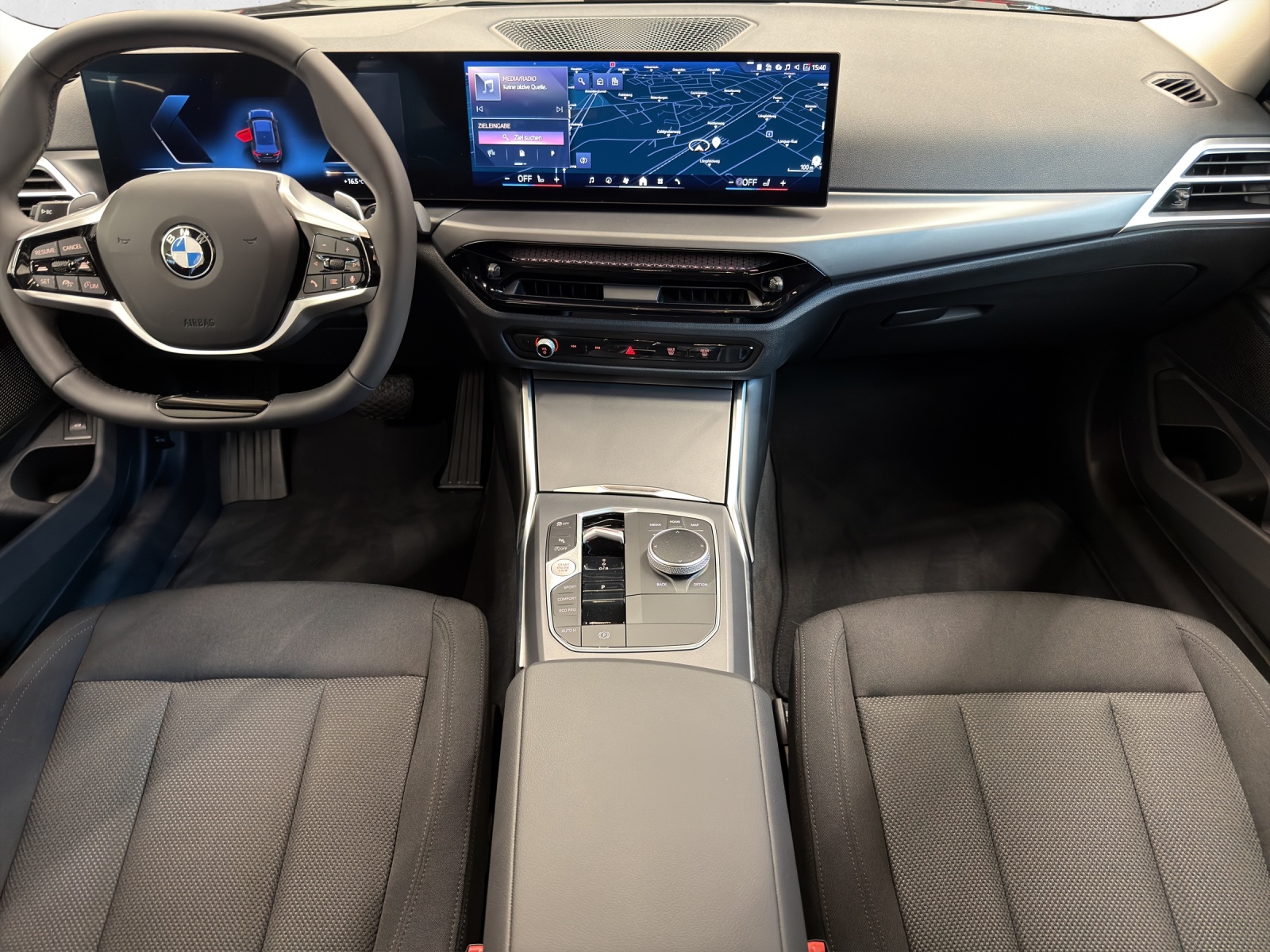 BMW 318i Touring-image-13