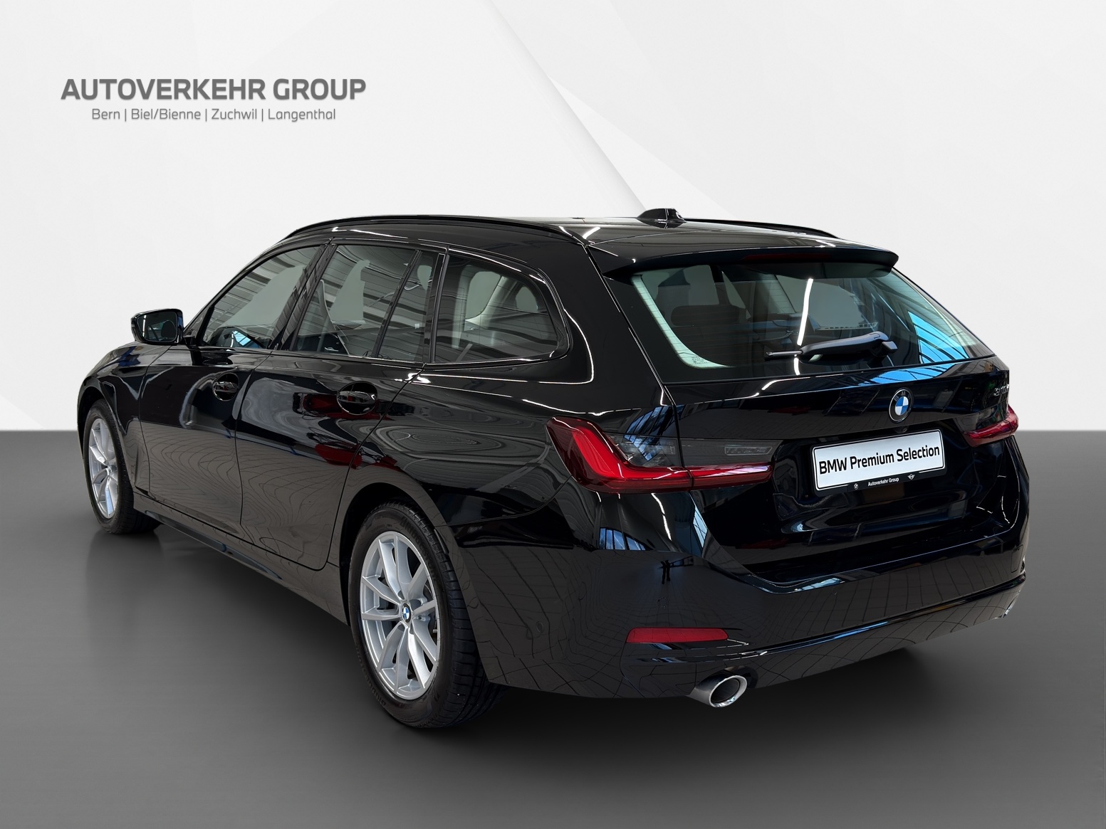 BMW 318i Touring-showroom-element-3