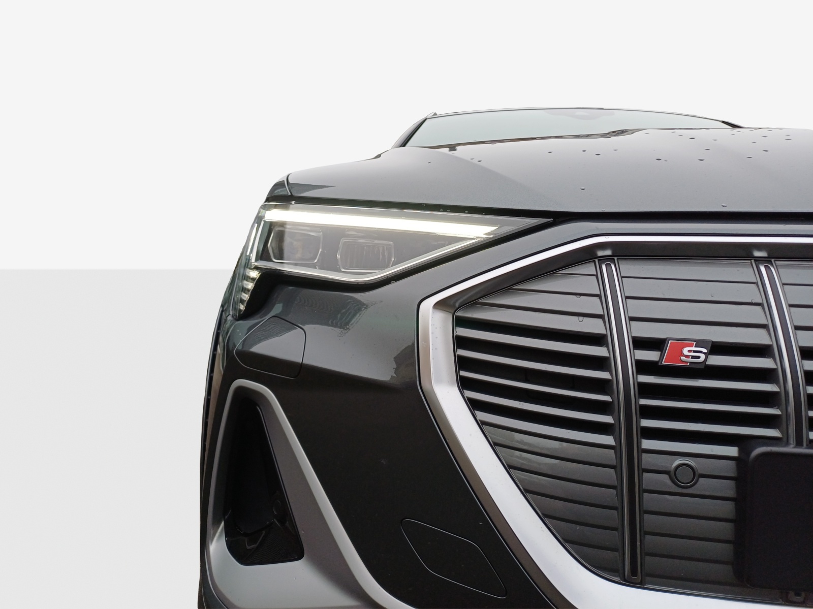 AUDI e-tron S quattro-image-14