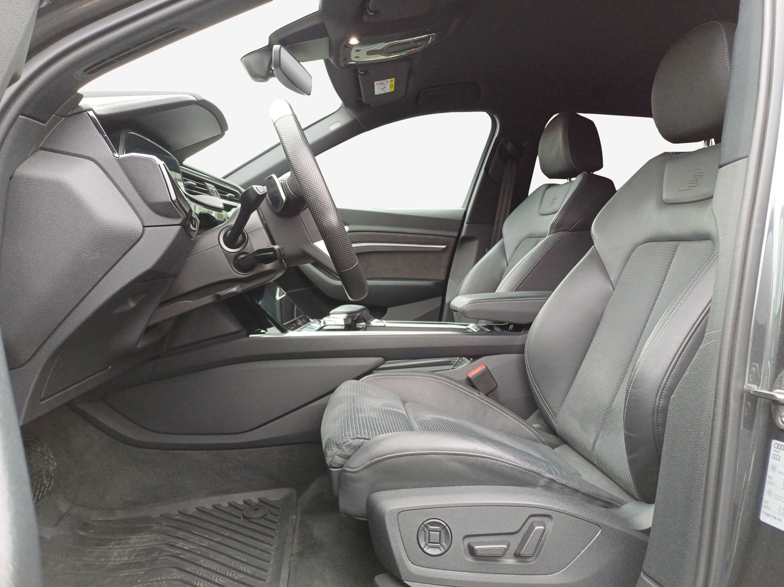 AUDI e-tron S quattro-image-8