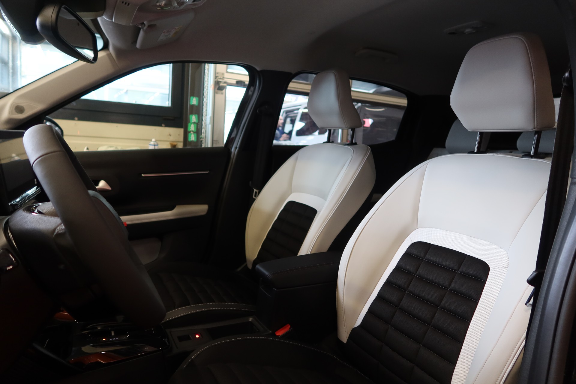 CITROEN e-C3 Aircross 54kWh Max-image-11