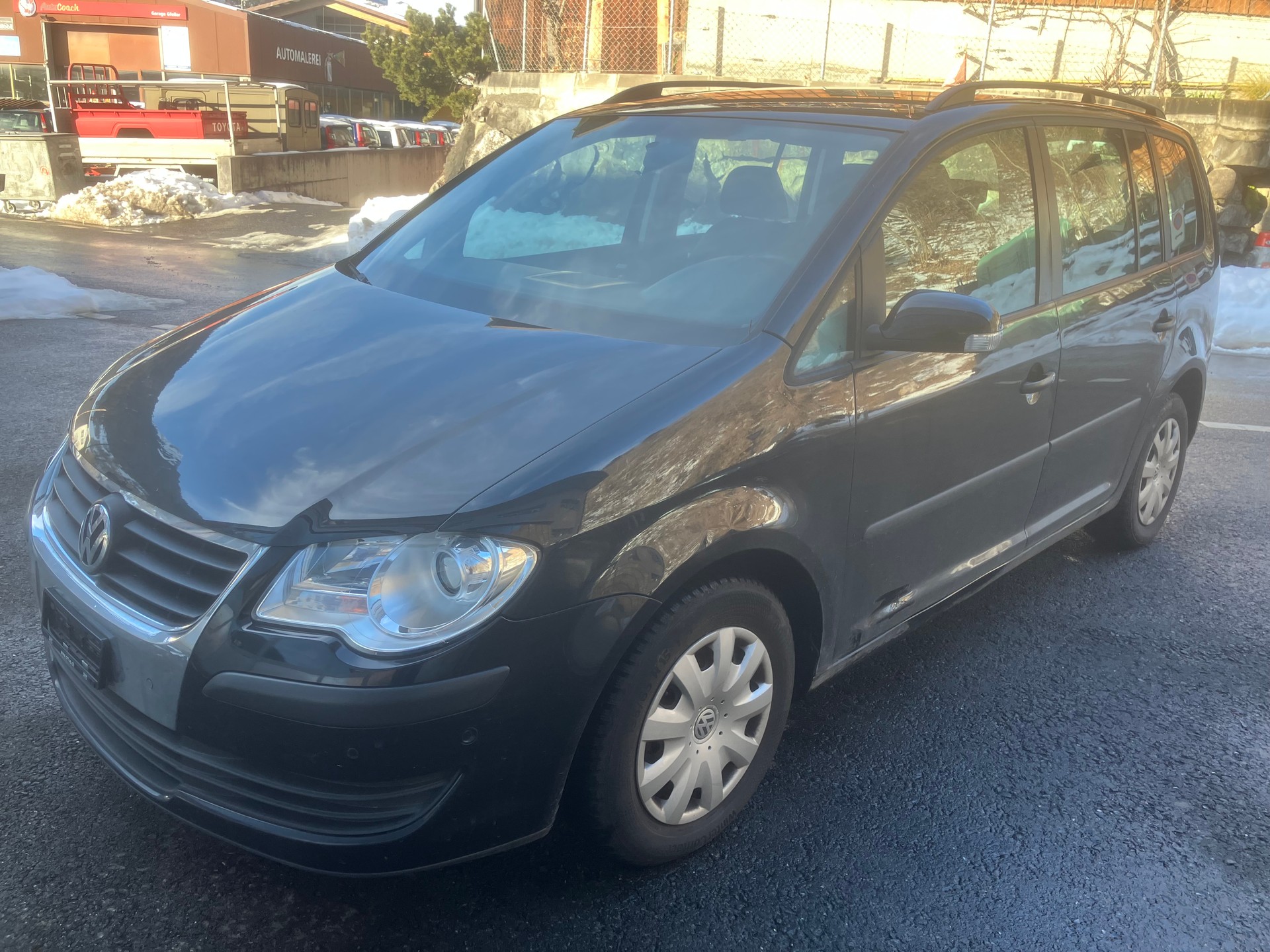VW Touran 1.9 TDI Trendline DSG-image-0