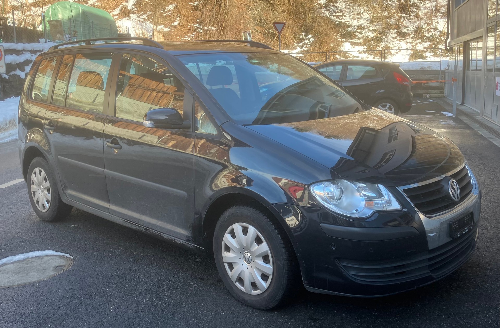 VW Touran 1.9 TDI Trendline DSG-image-1