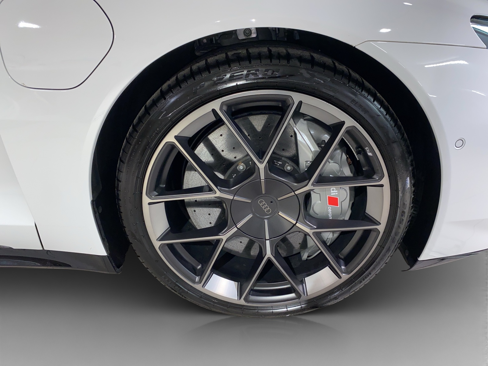 AUDI RS e-tron GT performance quattro-image-15