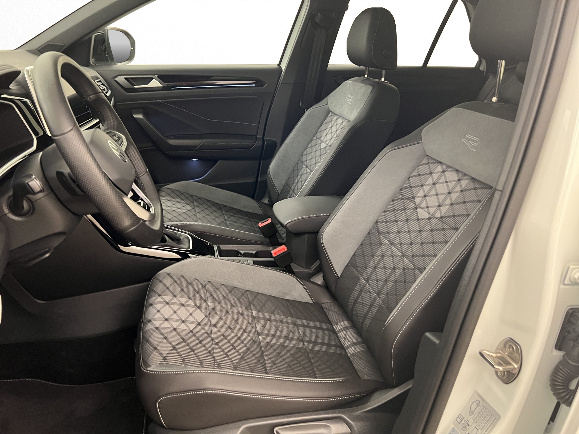 VW T-Roc 1.5 TSI R-Line DSG-image-3