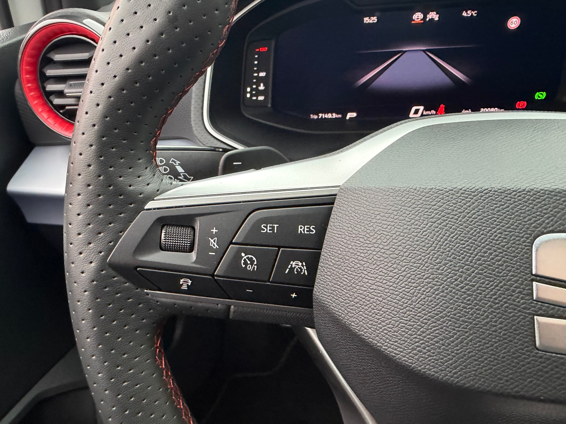SEAT Ibiza 1.5 EcoTSI FR DSG-image-11