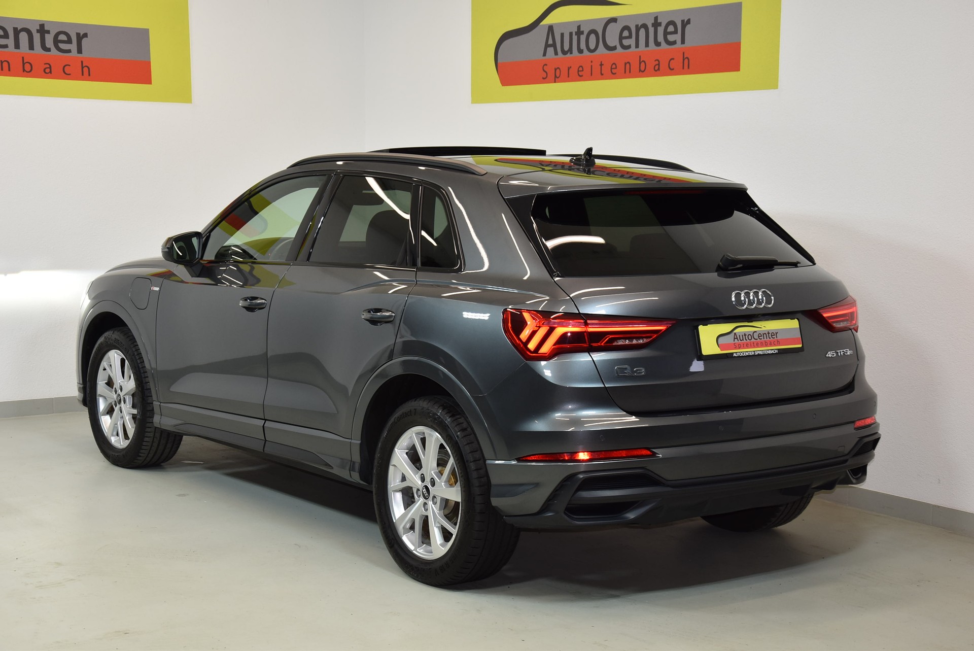 AUDI Q3 45 TFSI e S line S-tronic-image-12