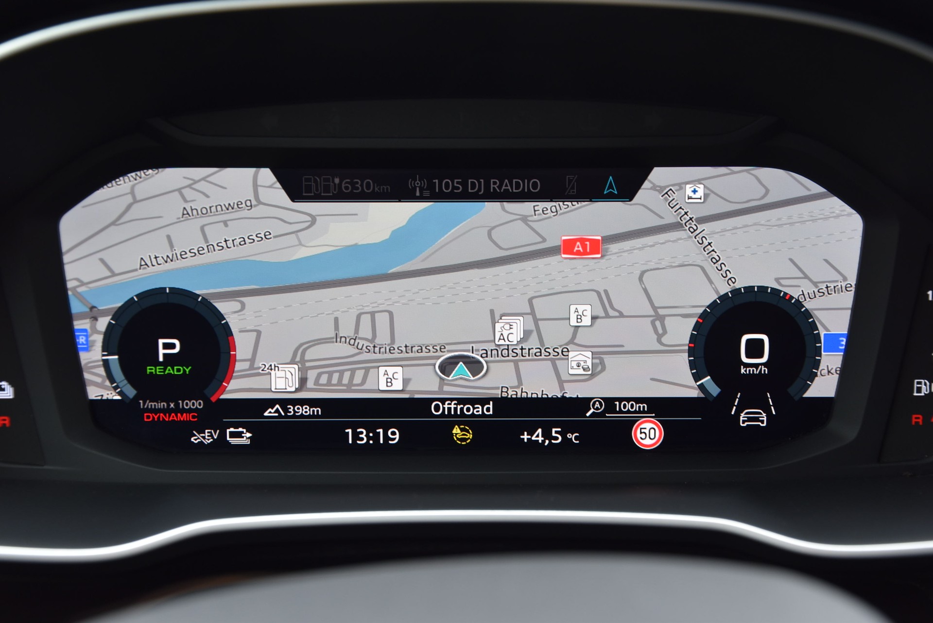 AUDI Q3 45 TFSI e S line S-tronic-image-7