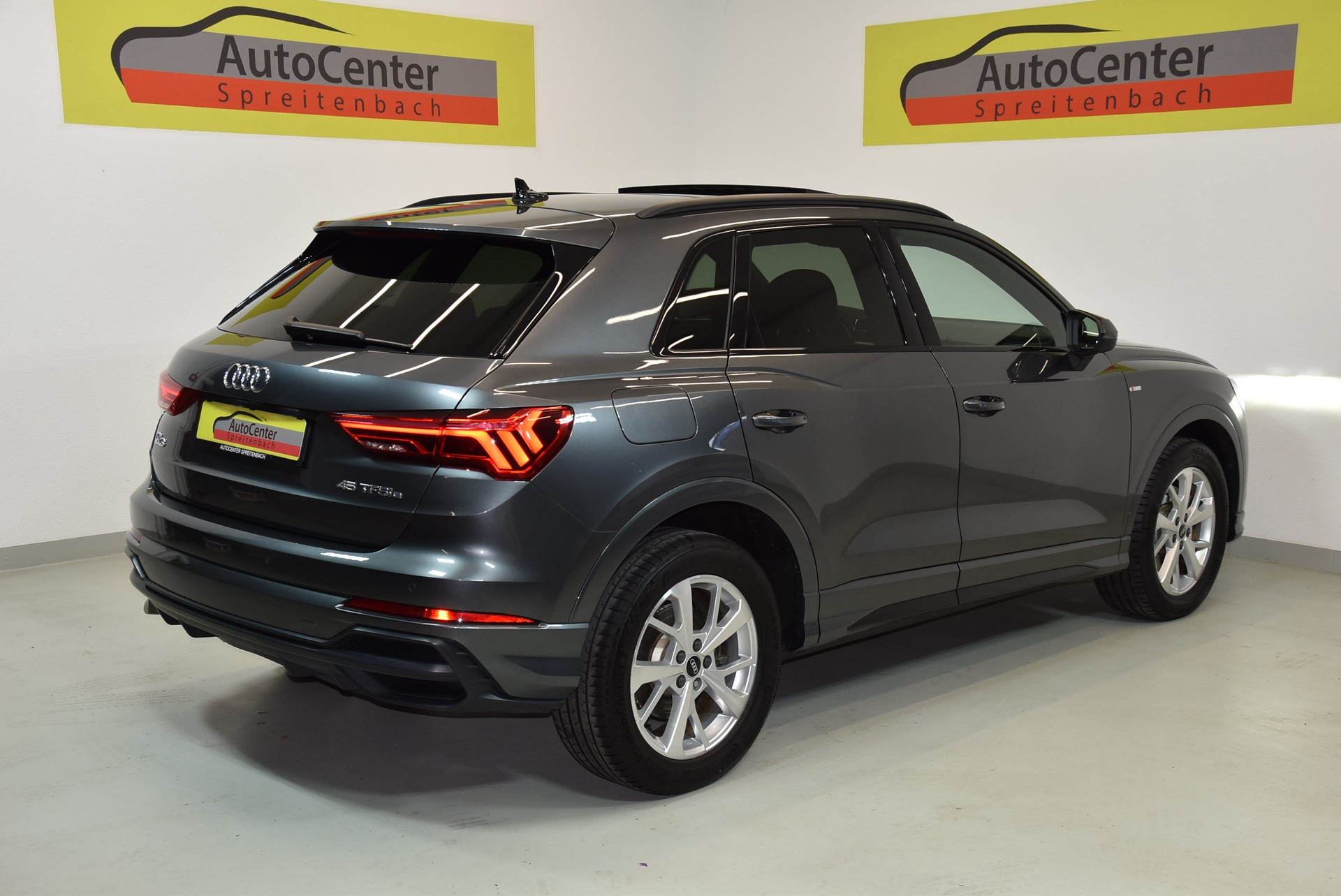 AUDI Q3 45 TFSI e S line S-tronic-image-14