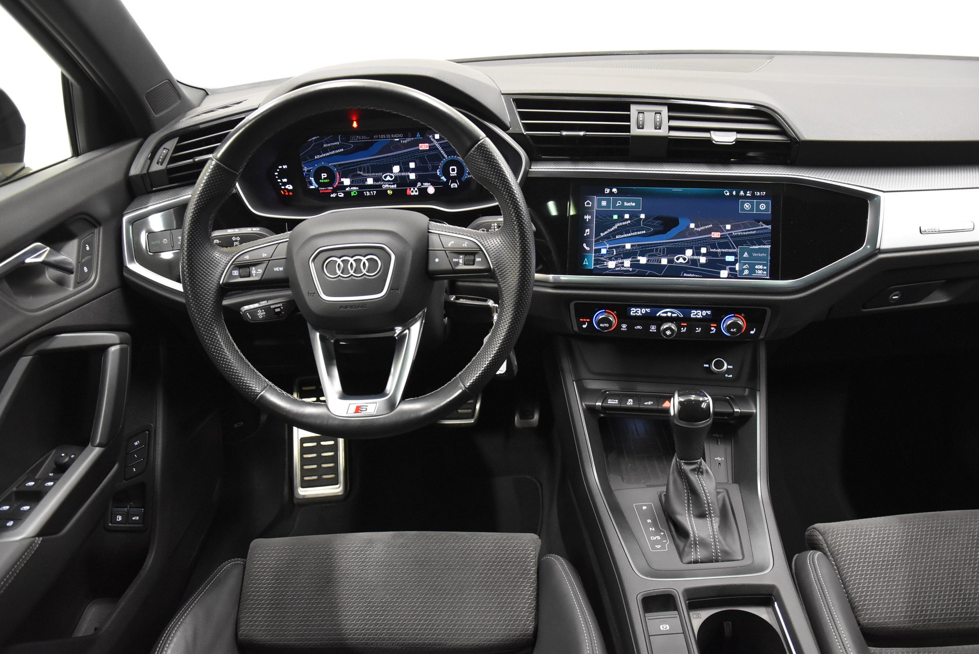 AUDI Q3 45 TFSI e S line S-tronic-image-4