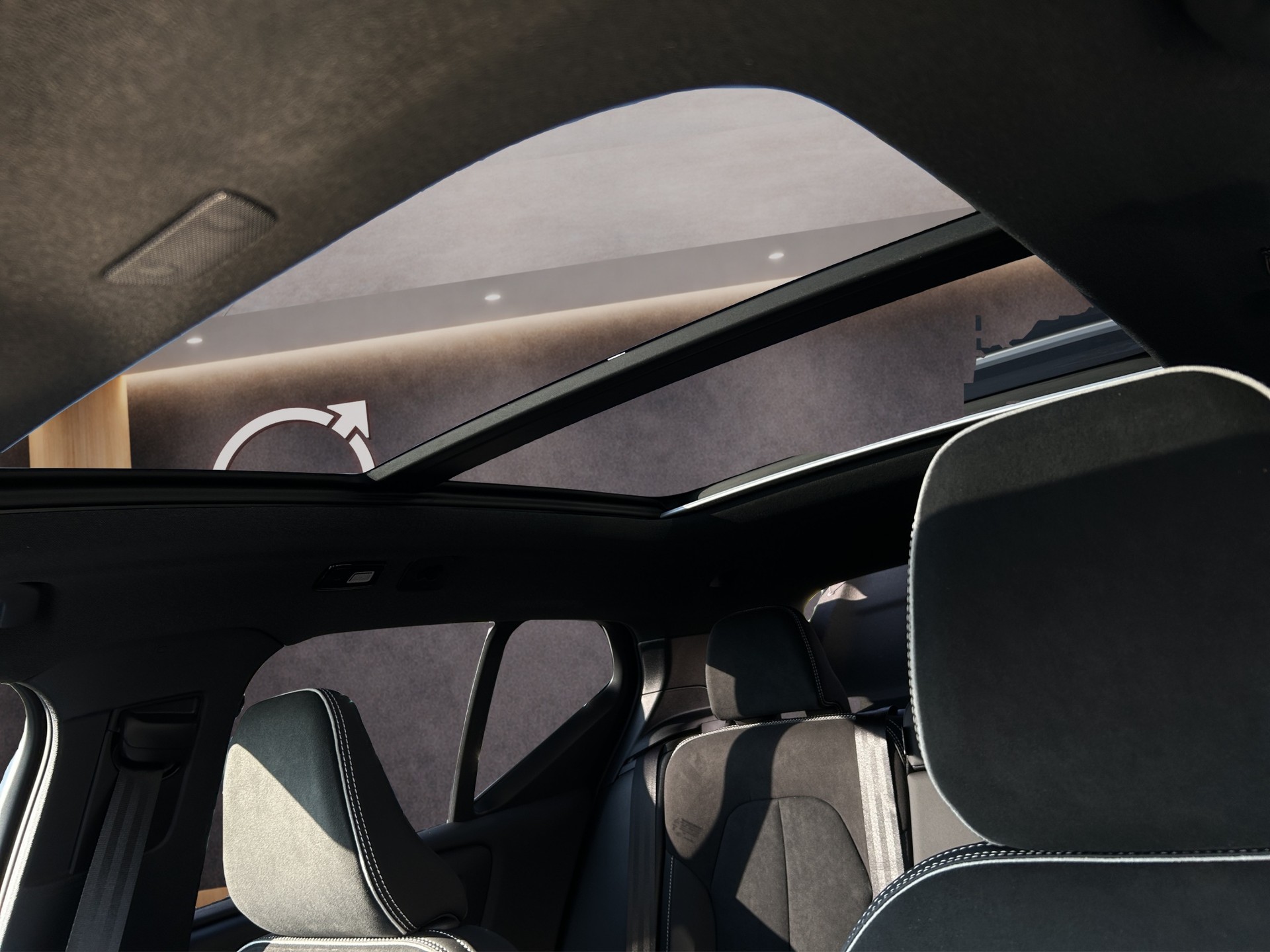 VOLVO EX40 Twin Performance Ultra AWD-image-15
