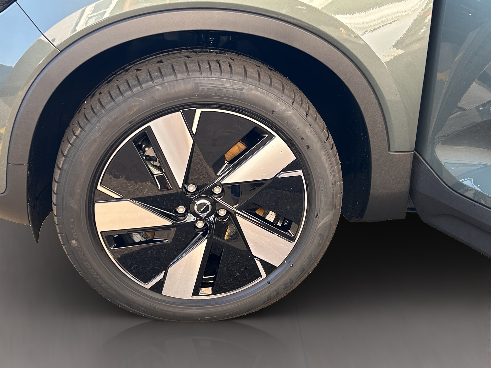 VOLVO EX40 Twin Performance Ultra AWD-image-9