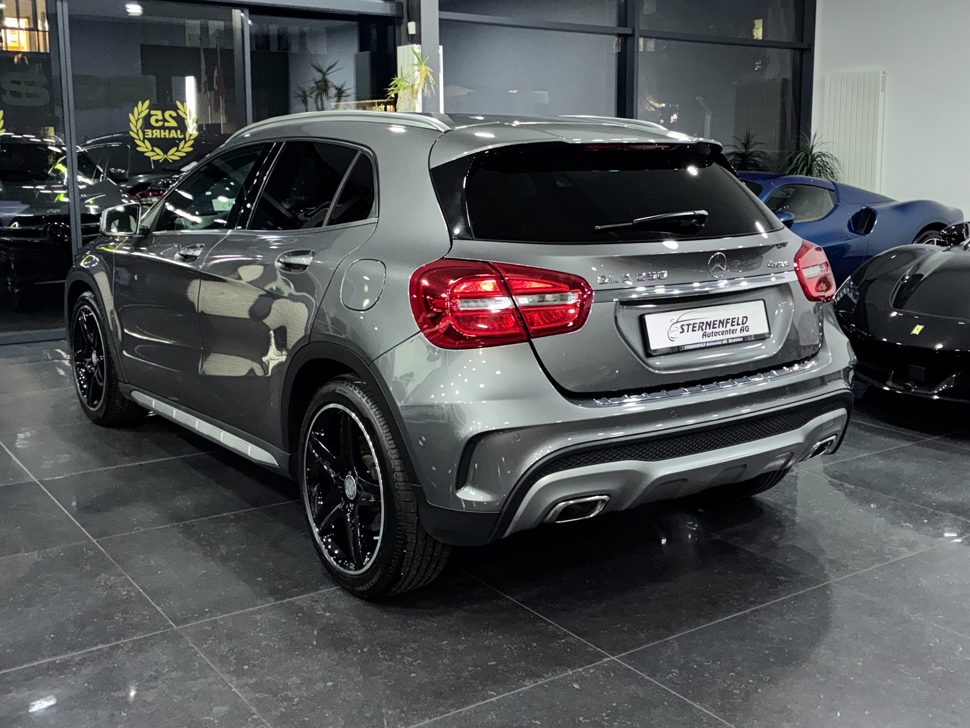 MERCEDES-BENZ GLA 250 AMG Line 4Matic 7G-DCT-image-5
