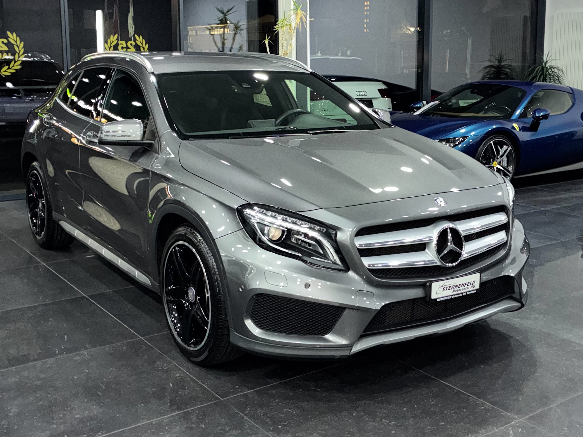 MERCEDES-BENZ GLA 250 AMG Line 4Matic 7G-DCT-image-2