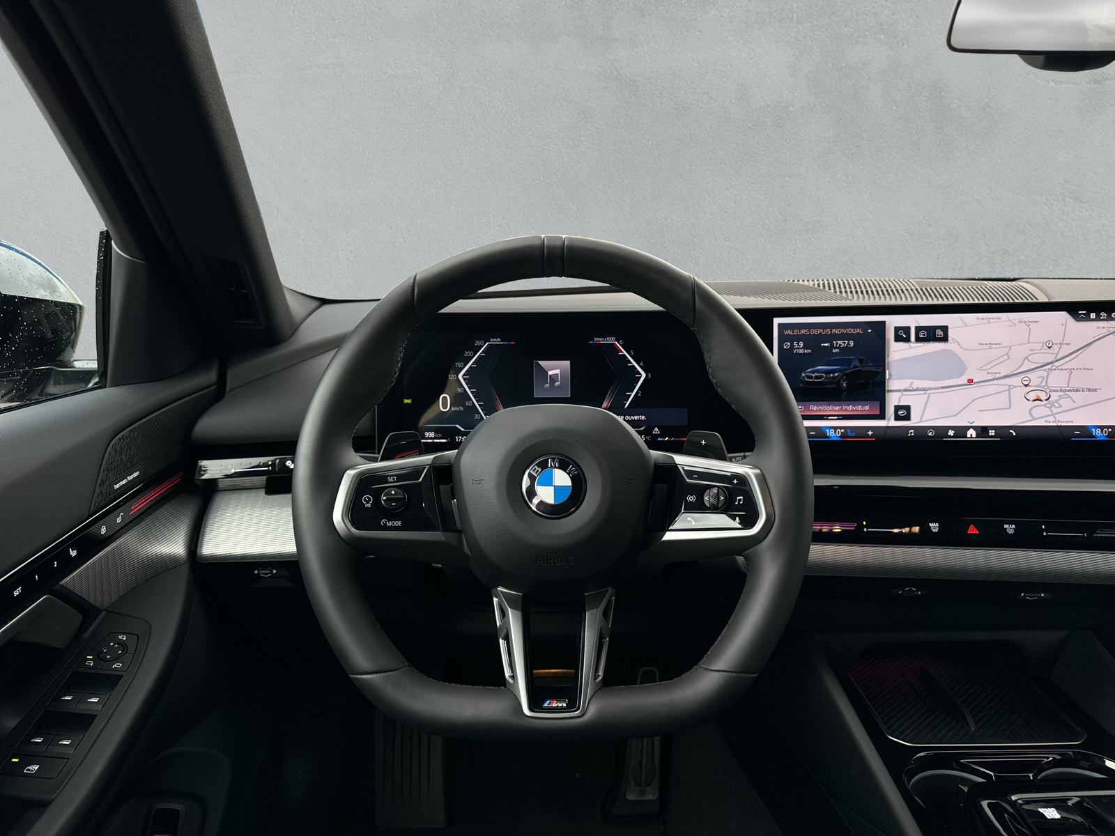BMW 520d xDrive 48V Touring M Sport Steptronic-image-15