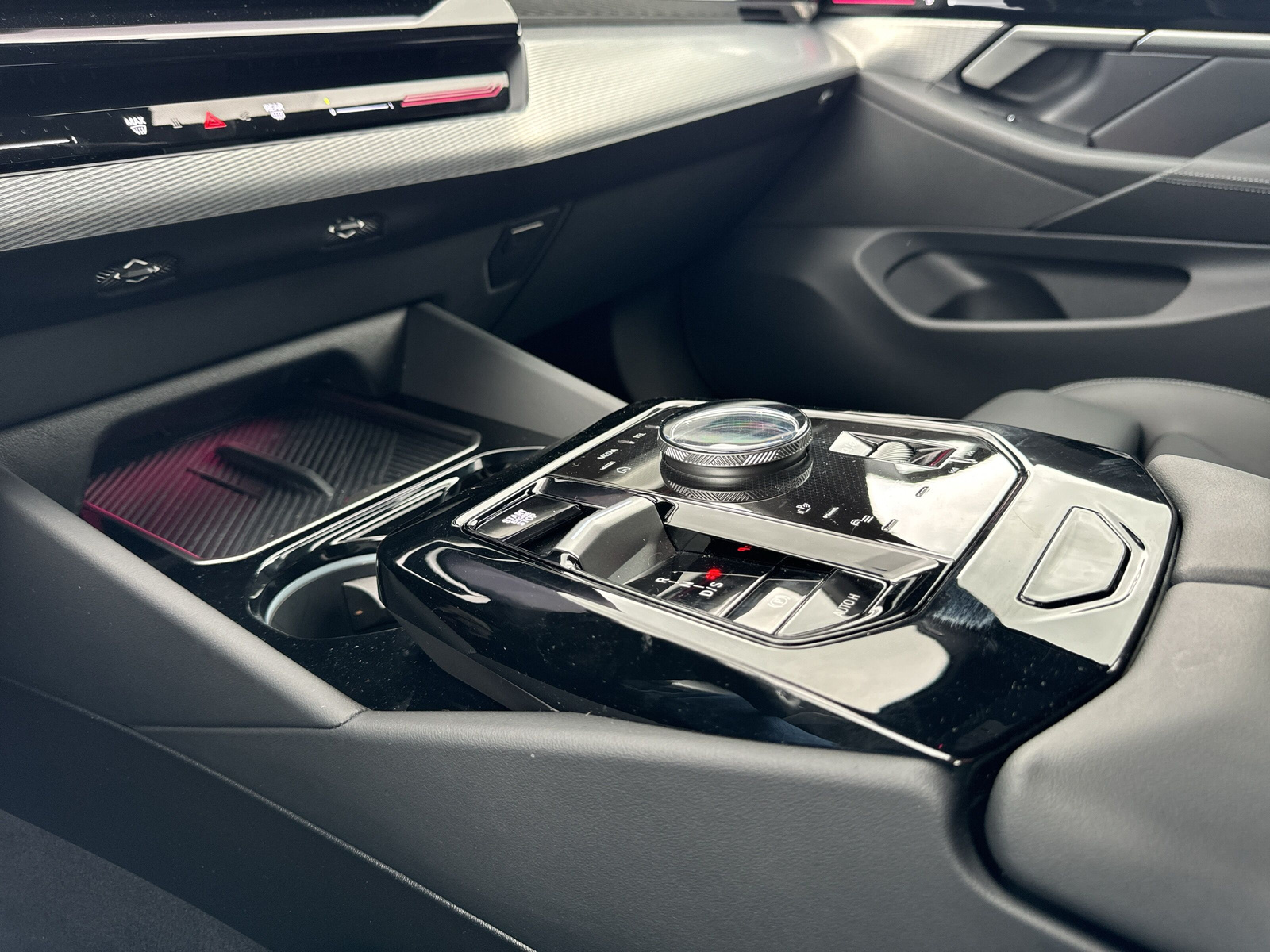 BMW 520d xDrive 48V Touring M Sport Steptronic-image-23
