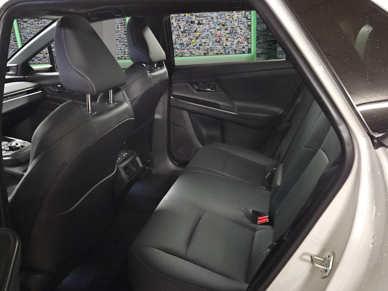 TOYOTA bZ4X Premium AWD-image-10