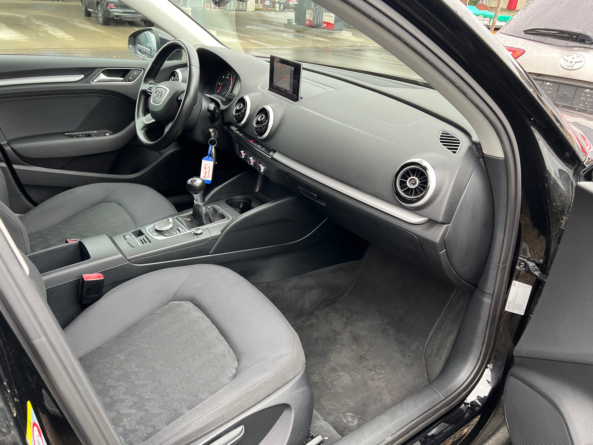AUDI A3 Limousine 2.0 TDI Attraction-sedan-image-6