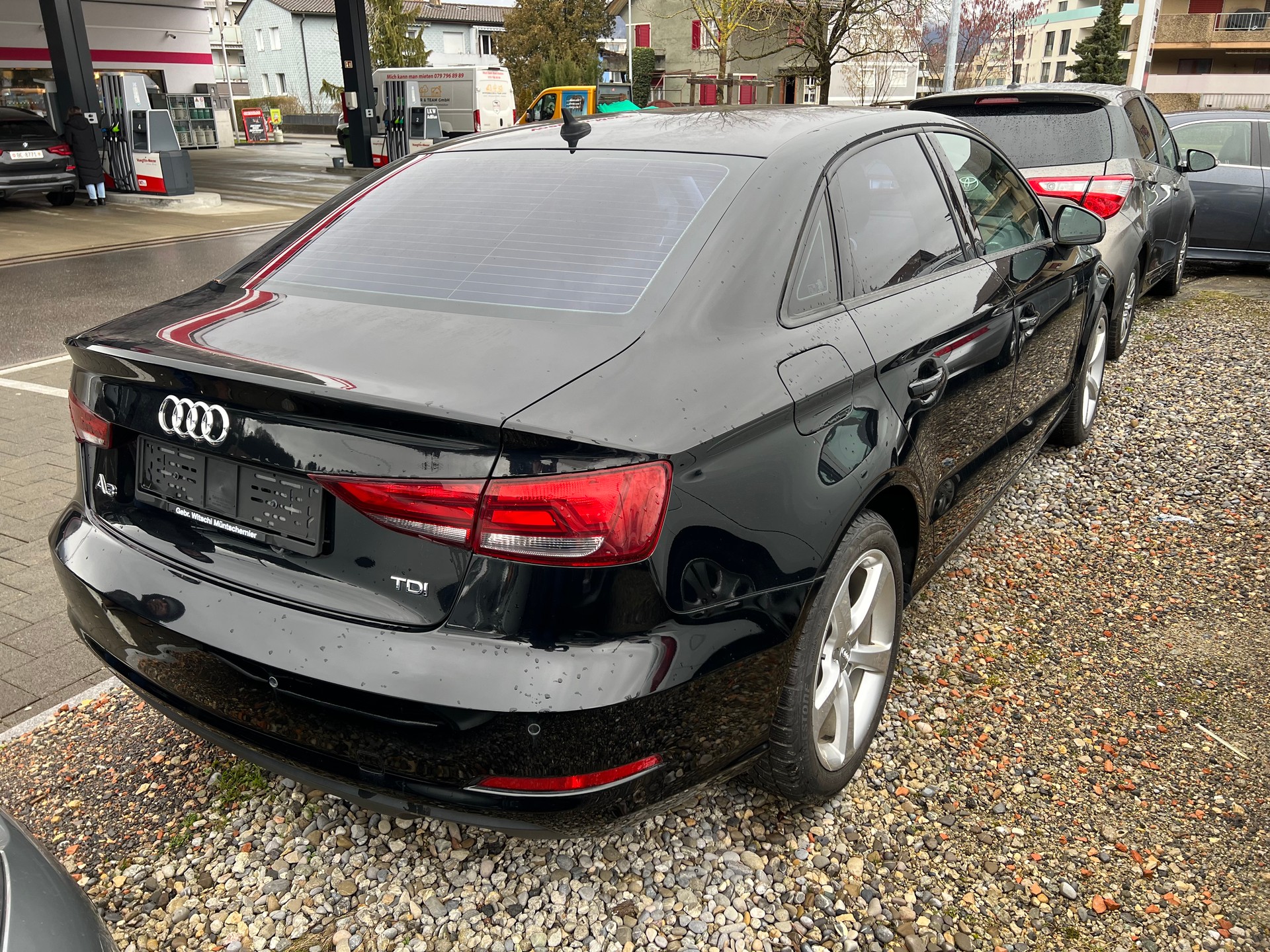AUDI A3 Limousine 2.0 TDI Attraction-sedan-showroom-element-3