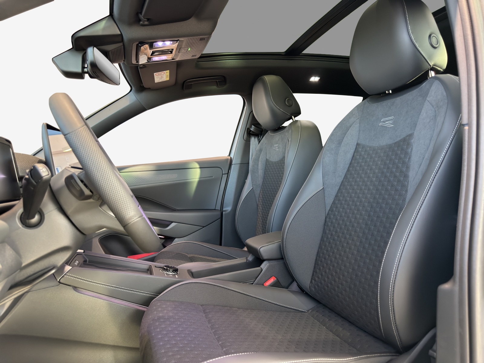 VW T-Roc 1.5 eTSI mHEV R-Line DSG-image-15