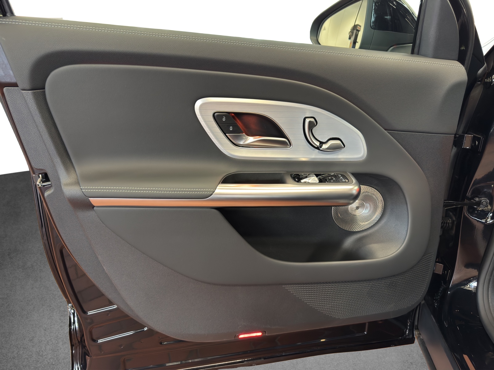 MERCEDES-BENZ GLB 350 85kWh EQ 4 Matic-image-12
