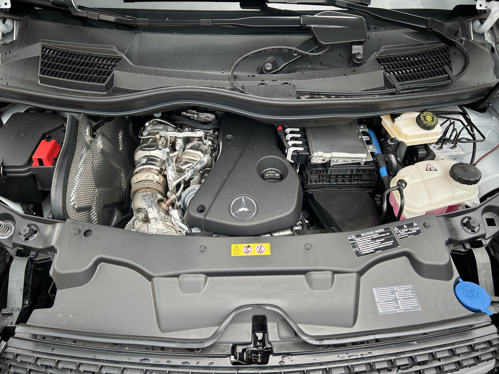 MERCEDES-BENZ V 250 d lang 4Matic 9G-Tronic-image-11