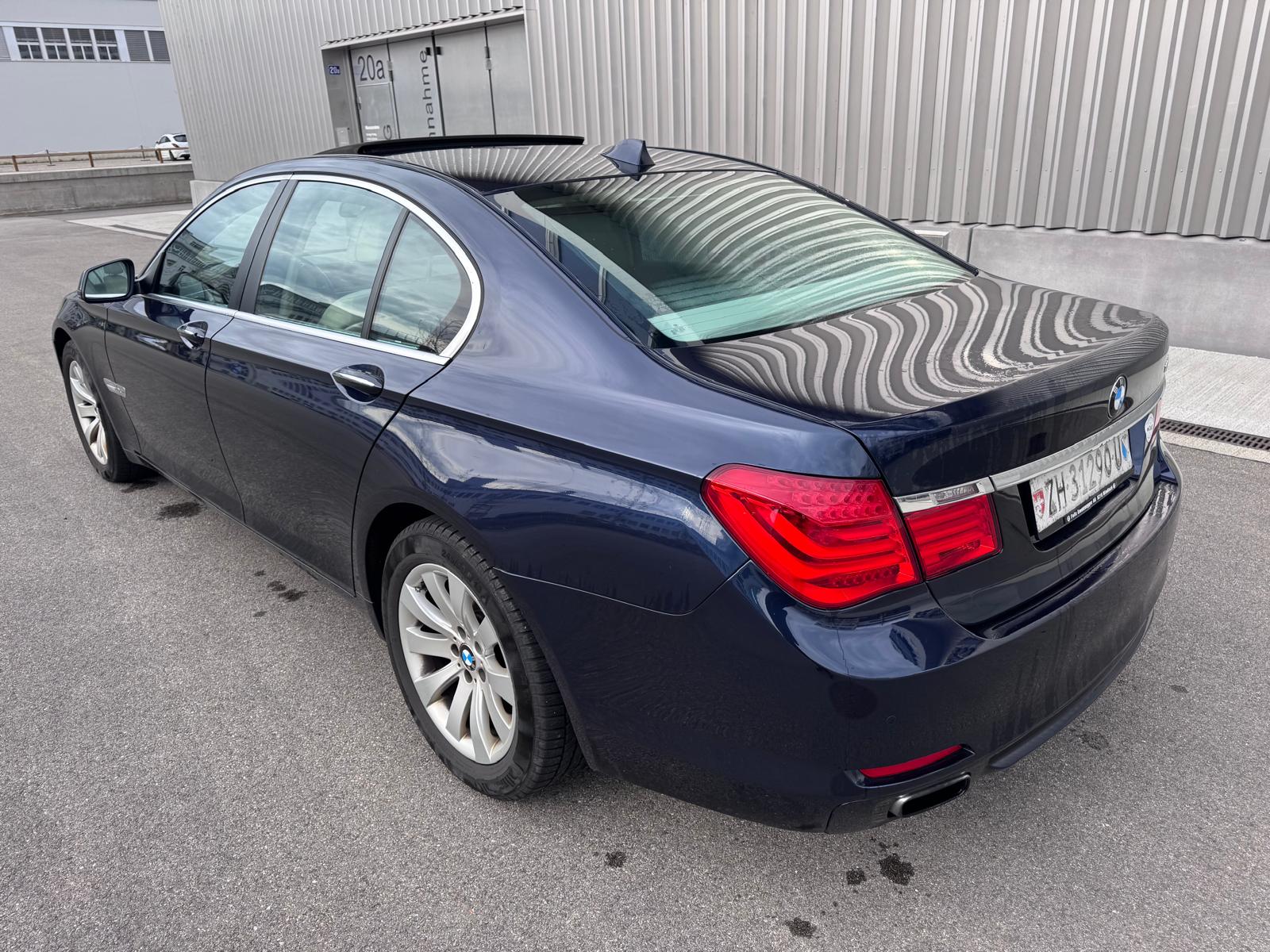 BMW 750i xDrive-image-5