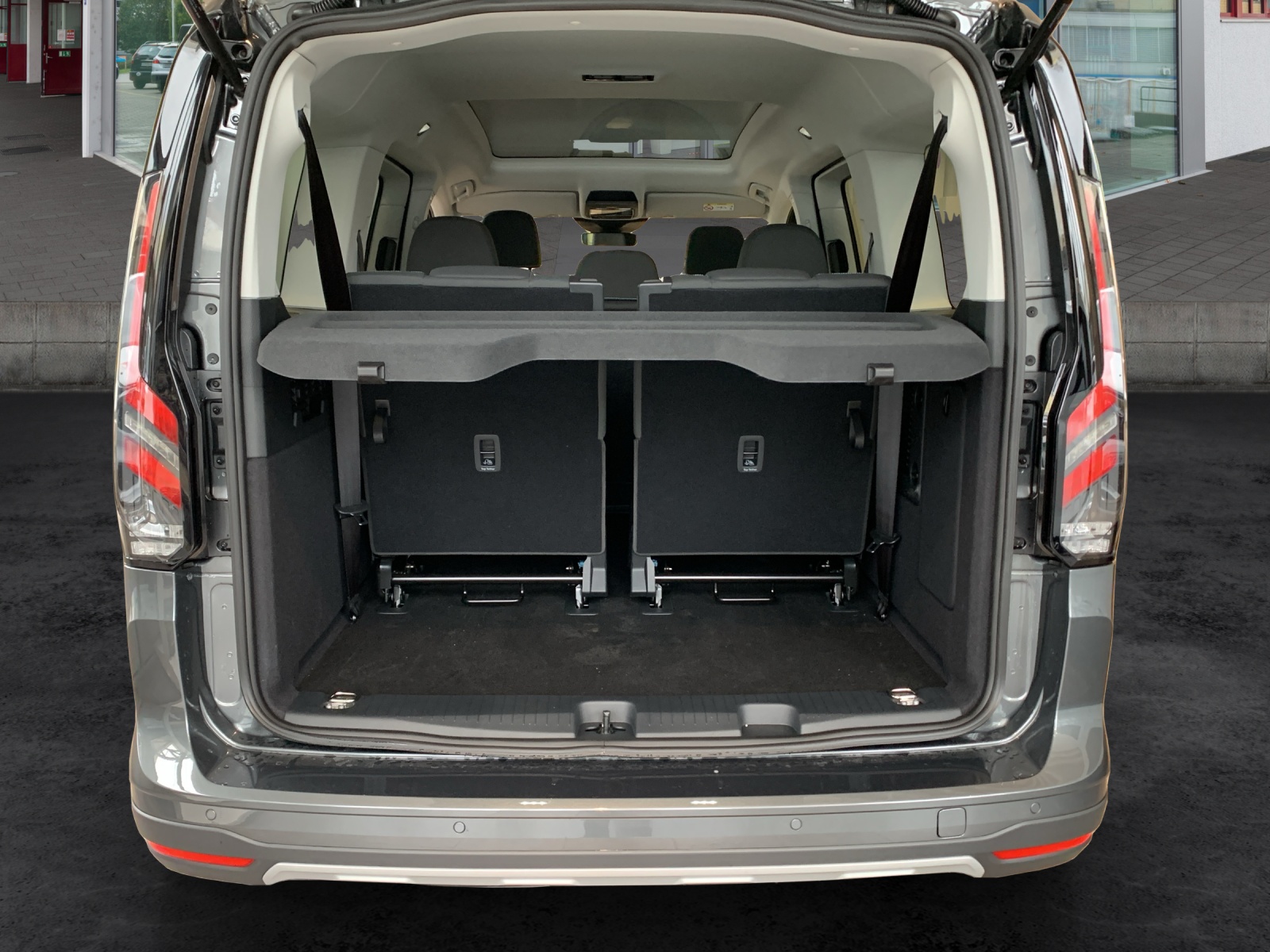 FORD Tourneo Grand Connect 150 Active PHEV-image-10