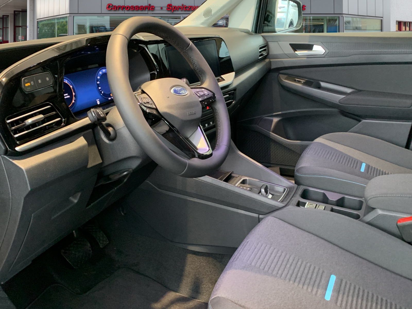 FORD Tourneo Grand Connect 150 Active PHEV-image-6