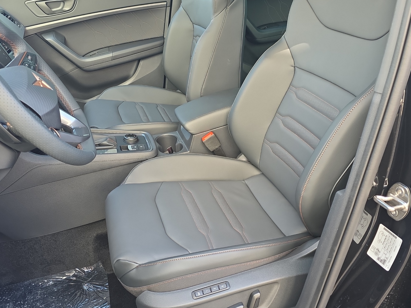 CUPRA Ateca 2.0TSI VZ 4Drive DSG "Schweizer Fahrzeug"-image-10