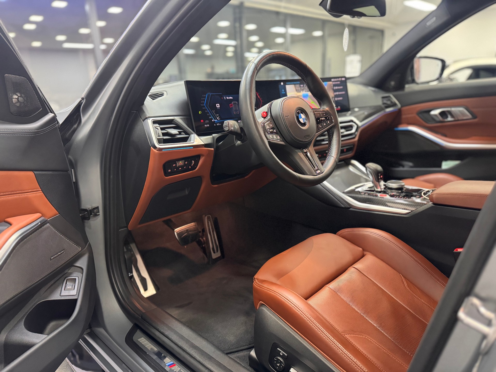BMW M3 Touring xDrive Competition M *CH-Fahrzeug / Carbon Exterieur / KW-Gewindefedern / Frozen Pure Grey Mattlackierung*-image-6