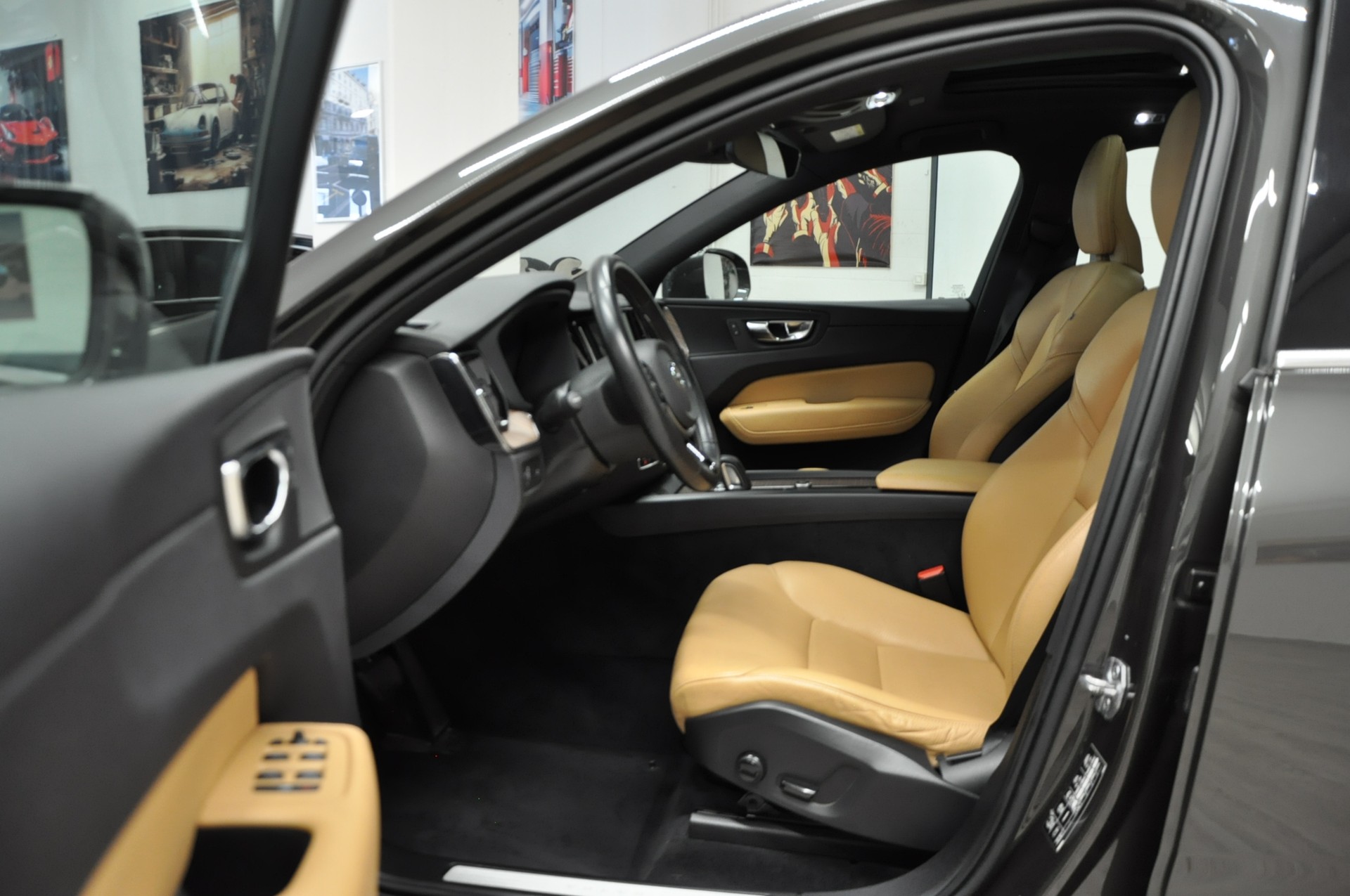 VOLVO XC60 B4 Diesel Mild Hybrid AWD Inscription Geartronic-image-8