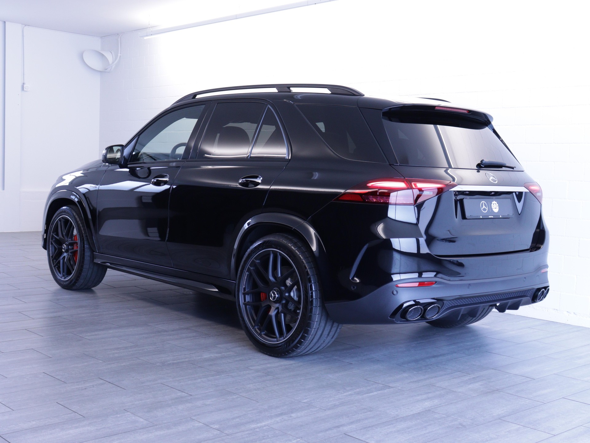 MERCEDES-BENZ GLE 53 AMG 4matic+-showroom-element-3