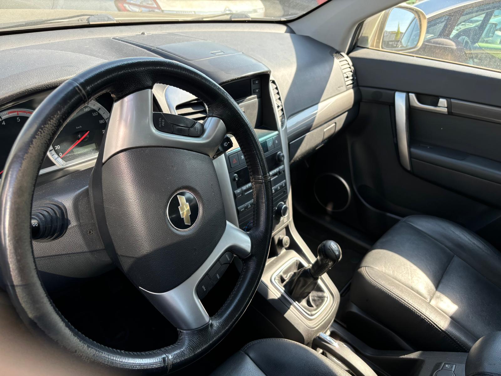 CHEVROLET Captiva 2.0 VCDi LS 4WD-image-3