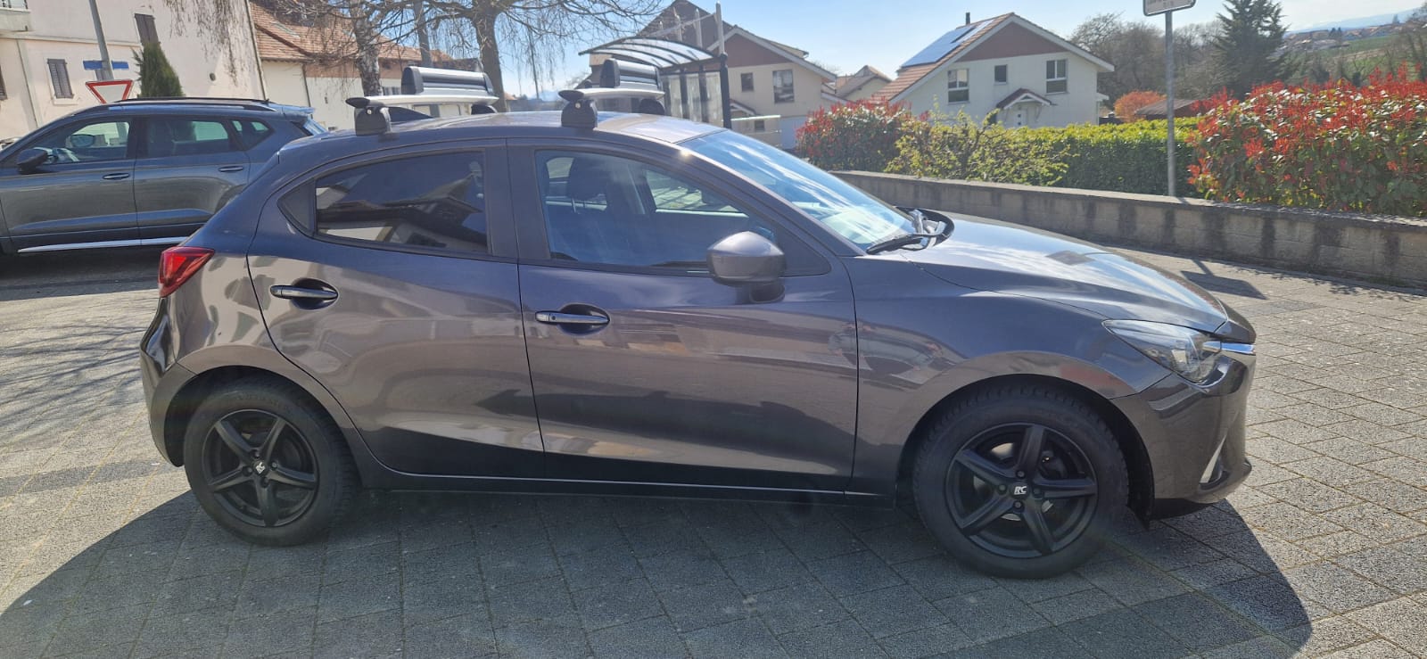 MAZDA 2 SKYACTIV-G 115 Revolution-image-4
