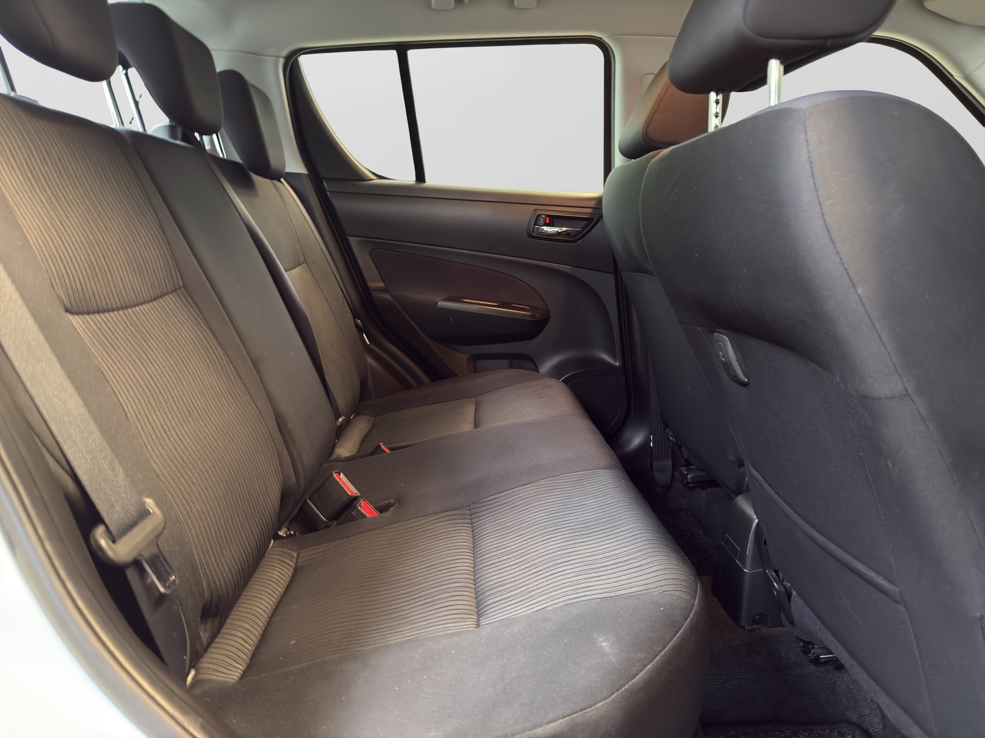 SUZUKI Swift 1.2i 16V GL 4x4-image-14