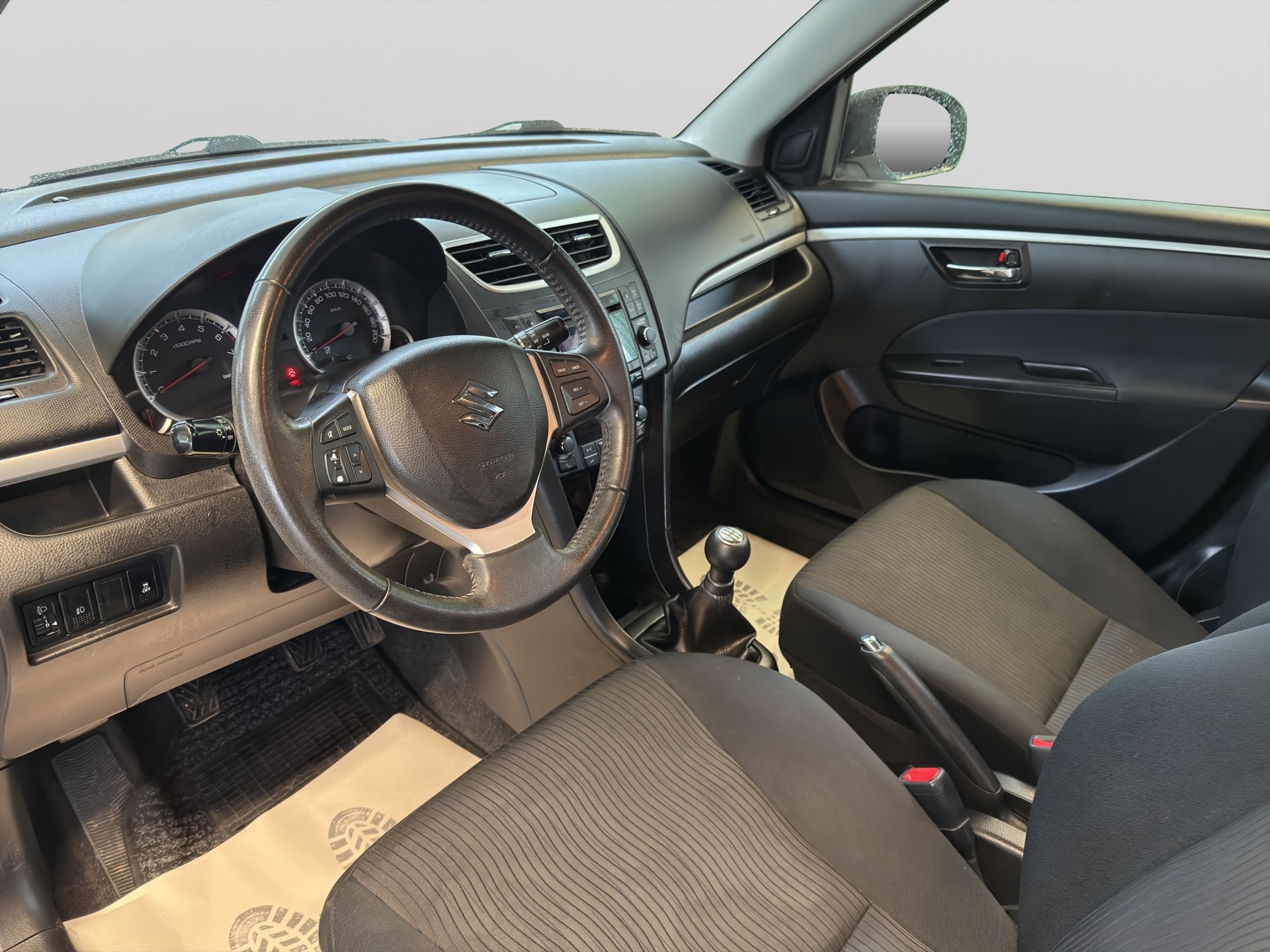 SUZUKI Swift 1.2i 16V GL 4x4-image-7