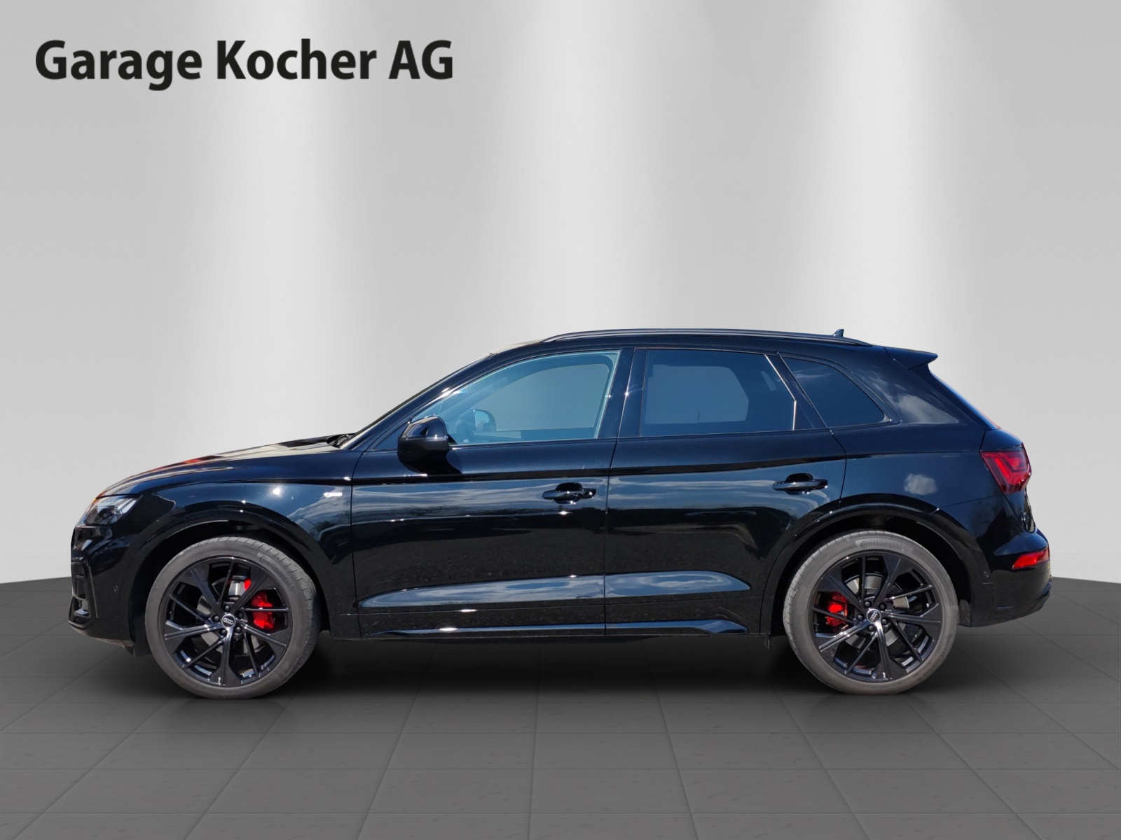 AUDI Q5 40 TDI Black Edition quattro S-tronic-image-2