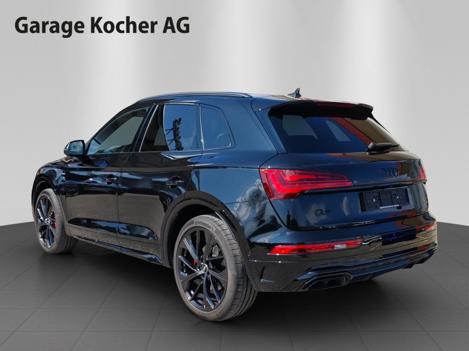 AUDI Q5 40 TDI Black Edition quattro S-tronic-image-4